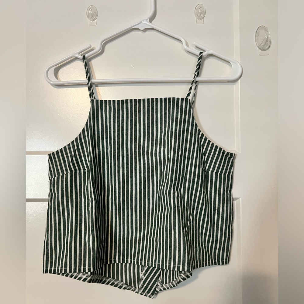 Bought at pacsun with matching bottoms!